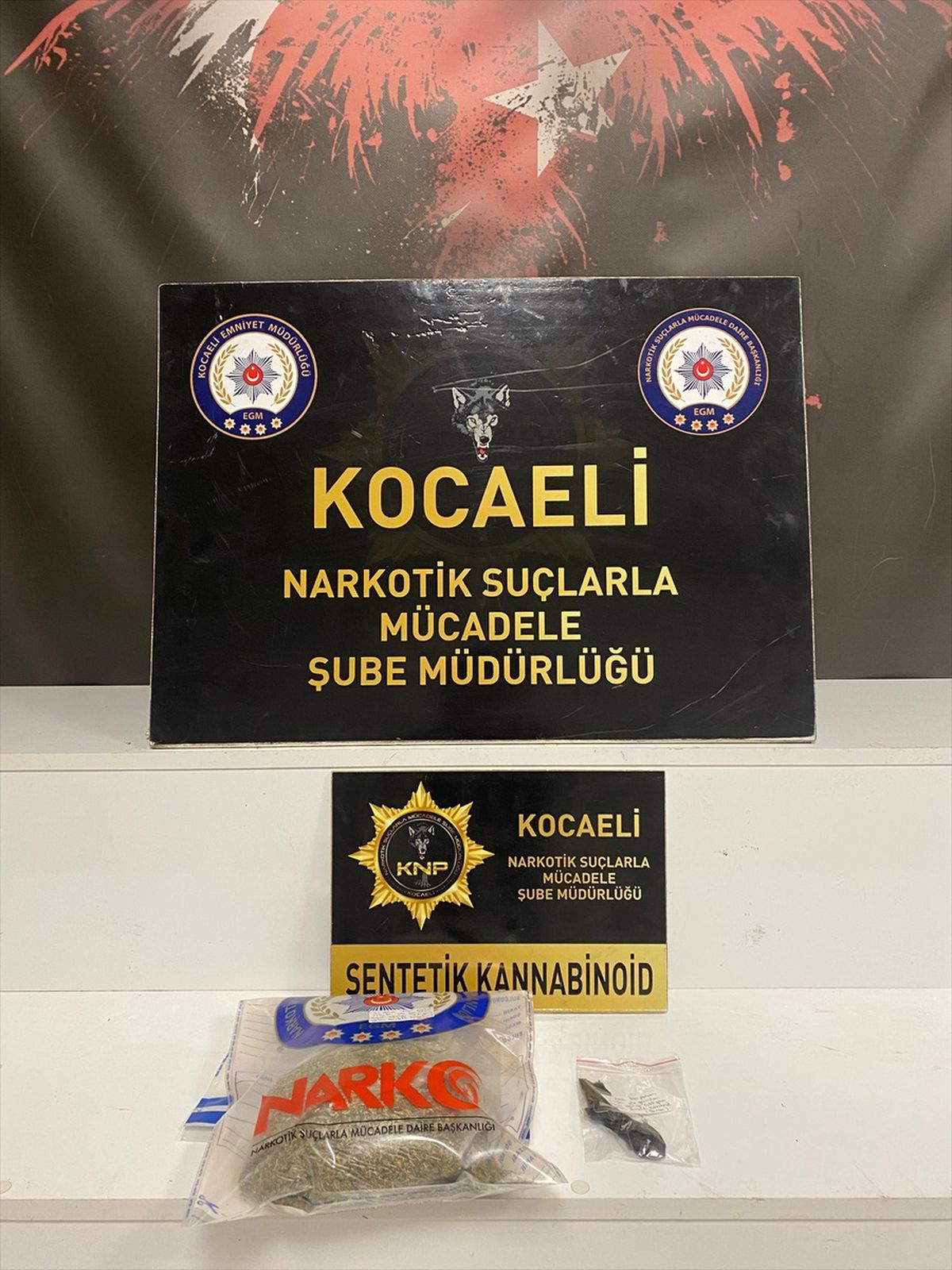Kocaeli\'de Uyuşturucu Operasyonu: 3 Tutuklama