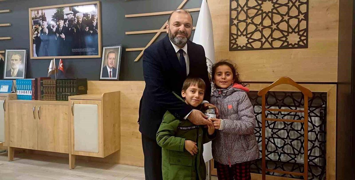Kur\'an Kursu Öğrencilerinden Anlamlı Yardım