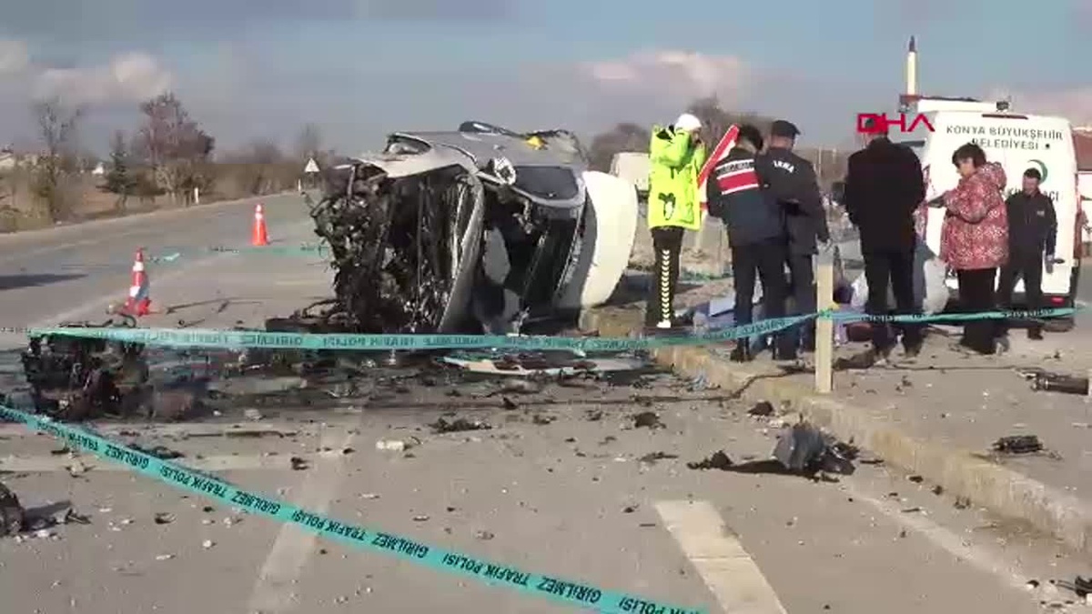 Konya\'da Takla Atan Otomobilde 3 Kişi Hayatını Kaybetti