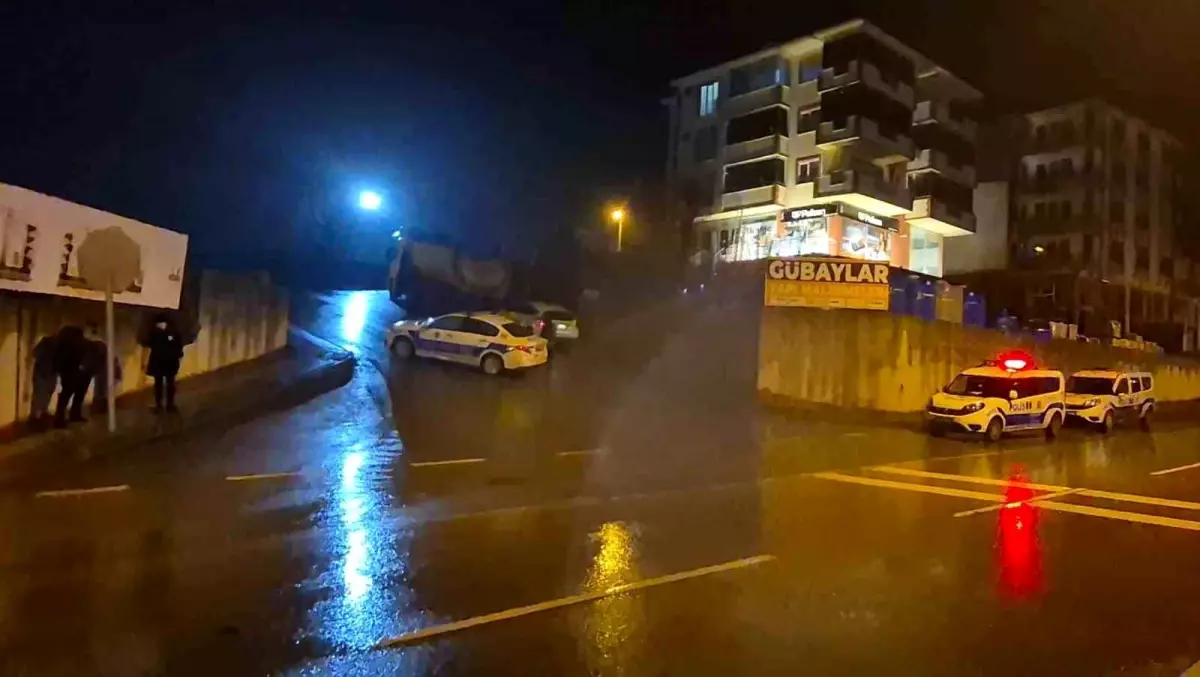 Bartın\'da Kaçan Sürücü Köprüden Atlarken İzini Kaybettirdi