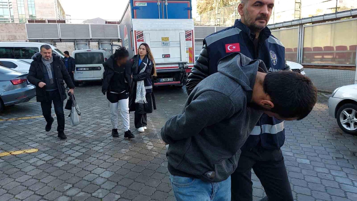 Samsun\'da Altın Kapkaççıları Tutuklandı