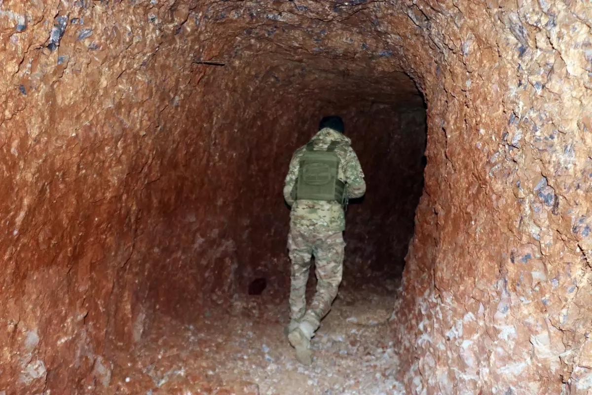Suriye\'de PKK/YPG Kontrolündeki Kentler Özgürleşti, Kilometrelerce Tünel Bulundu