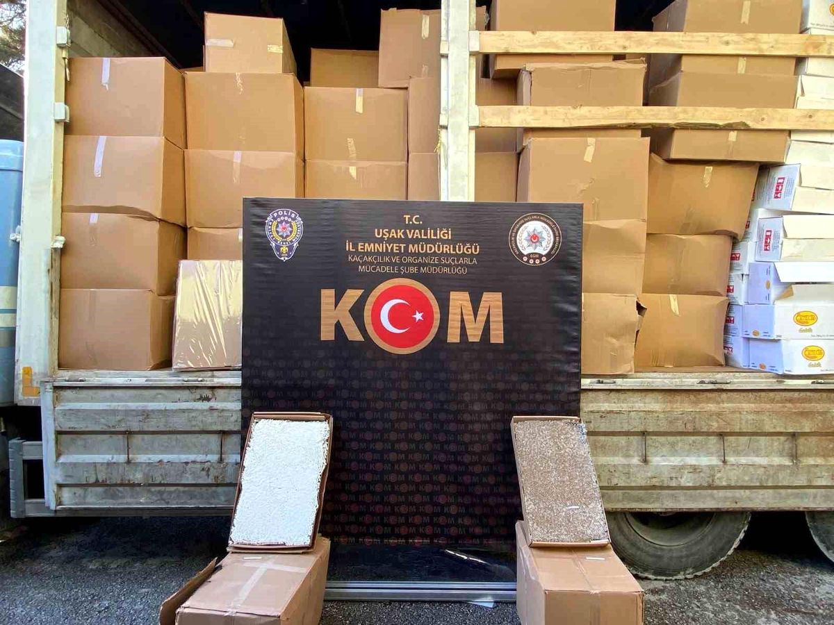 Uşak\'ta 4.7 Milyon Kaçak Makaron Ele Geçirildi