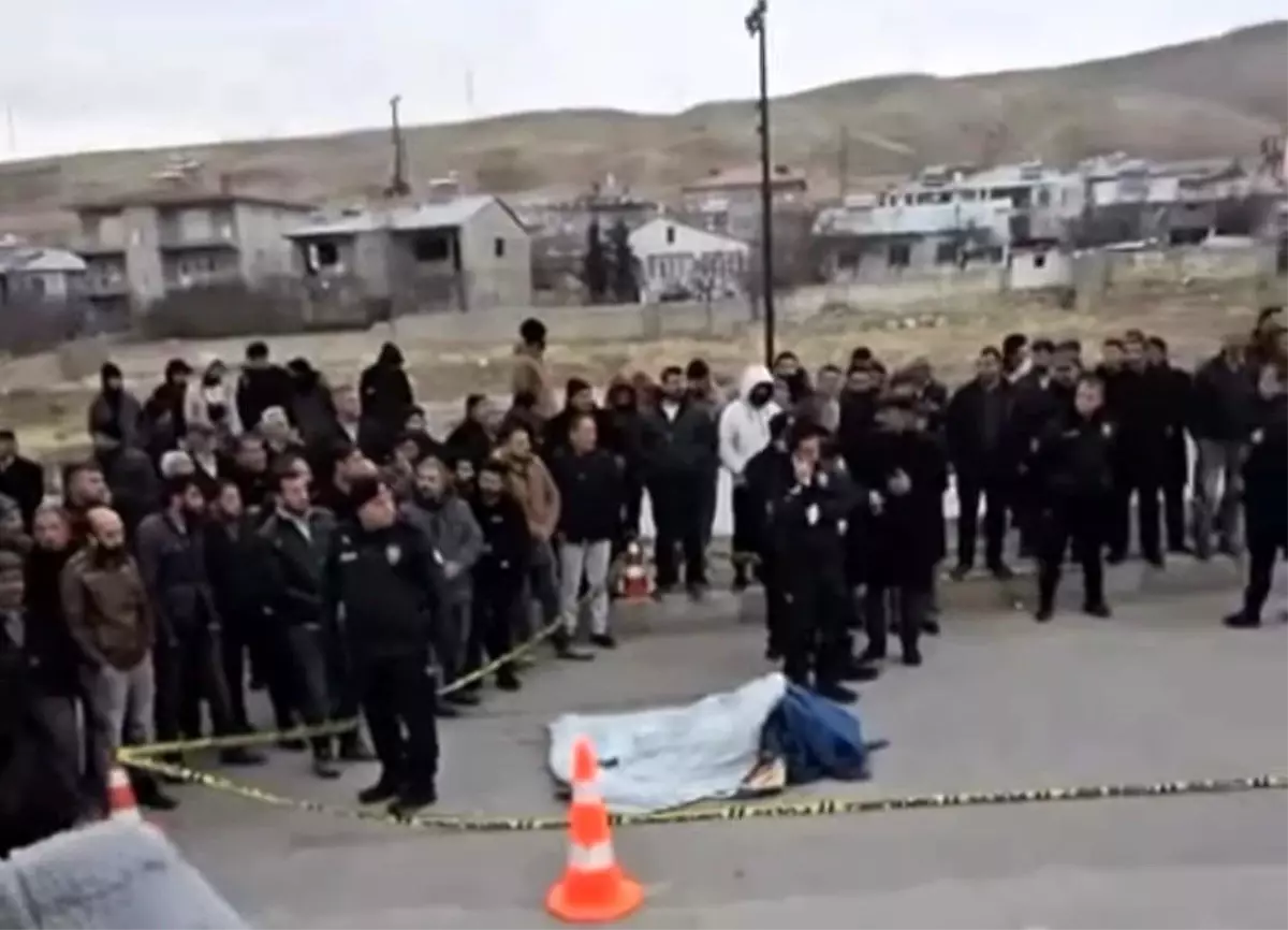 Kamyon Çocuk Sürükledi, Hayatını Kaybetti