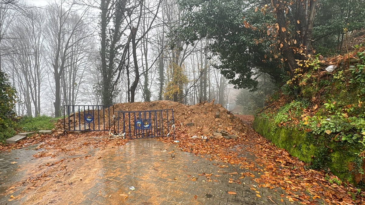 Zonguldak\'ta Heyelan Mağdurları Yolu İstiyor