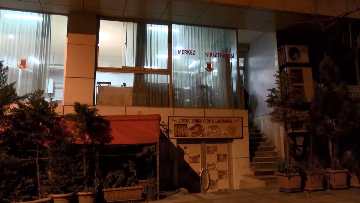 Bağcılar\'da Kıraathanede Silahlı Saldırı: Veysi Aba Hayatını Kaybetti