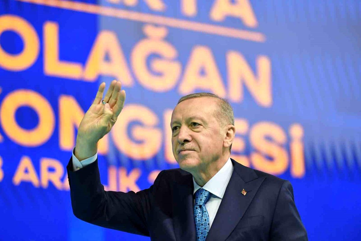 Cumhurbaşkanı Erdoğan, "Esad pılını pırtısını toplayıp bir gecede kaçmak zorunda kaldı"