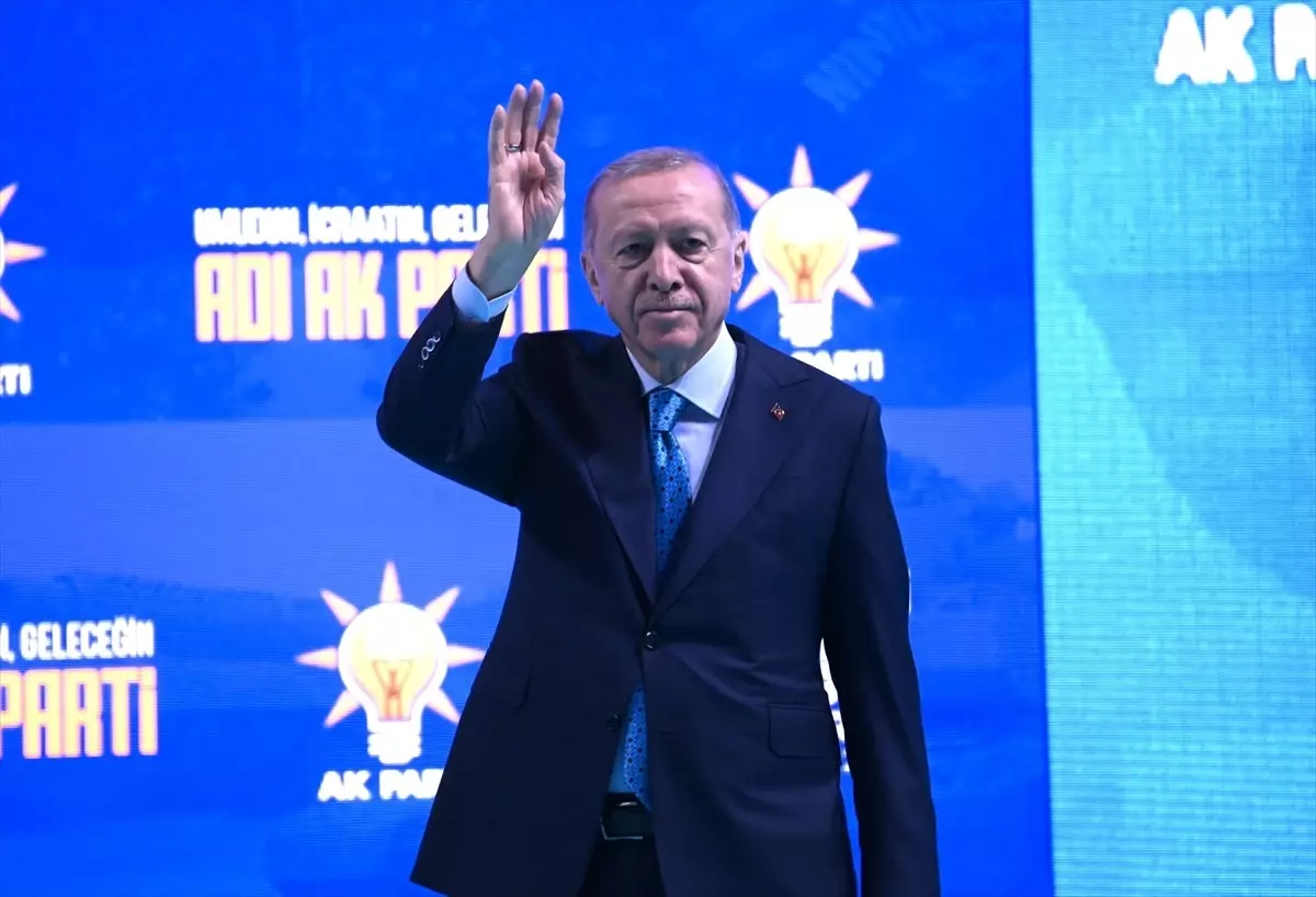 Cumhurbaşkanı ve AK Parti Genel Başkanı Erdoğan, partisinin Kocaeli 8. Olağan İl Kongresi\'nde konuştu: (1)