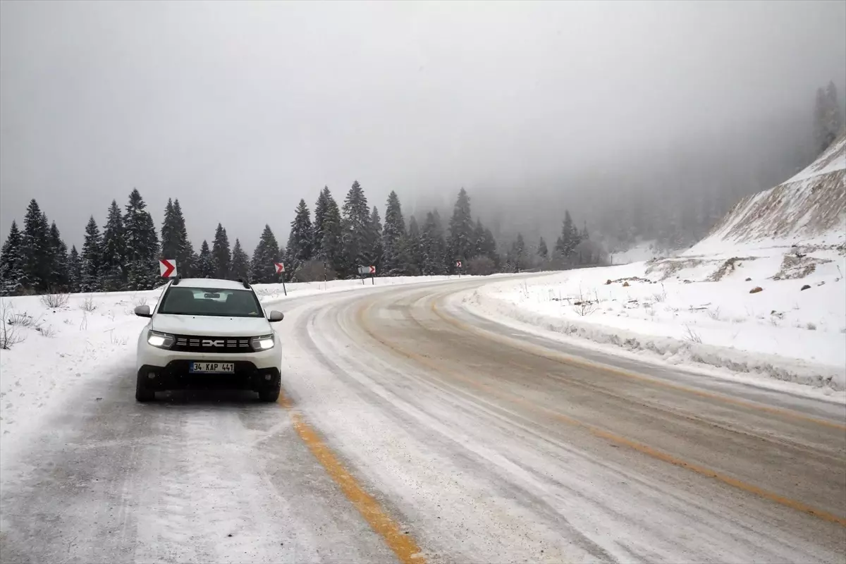 Ilgaz Dağı\'nda Kar ve Sis Görsel Şölen