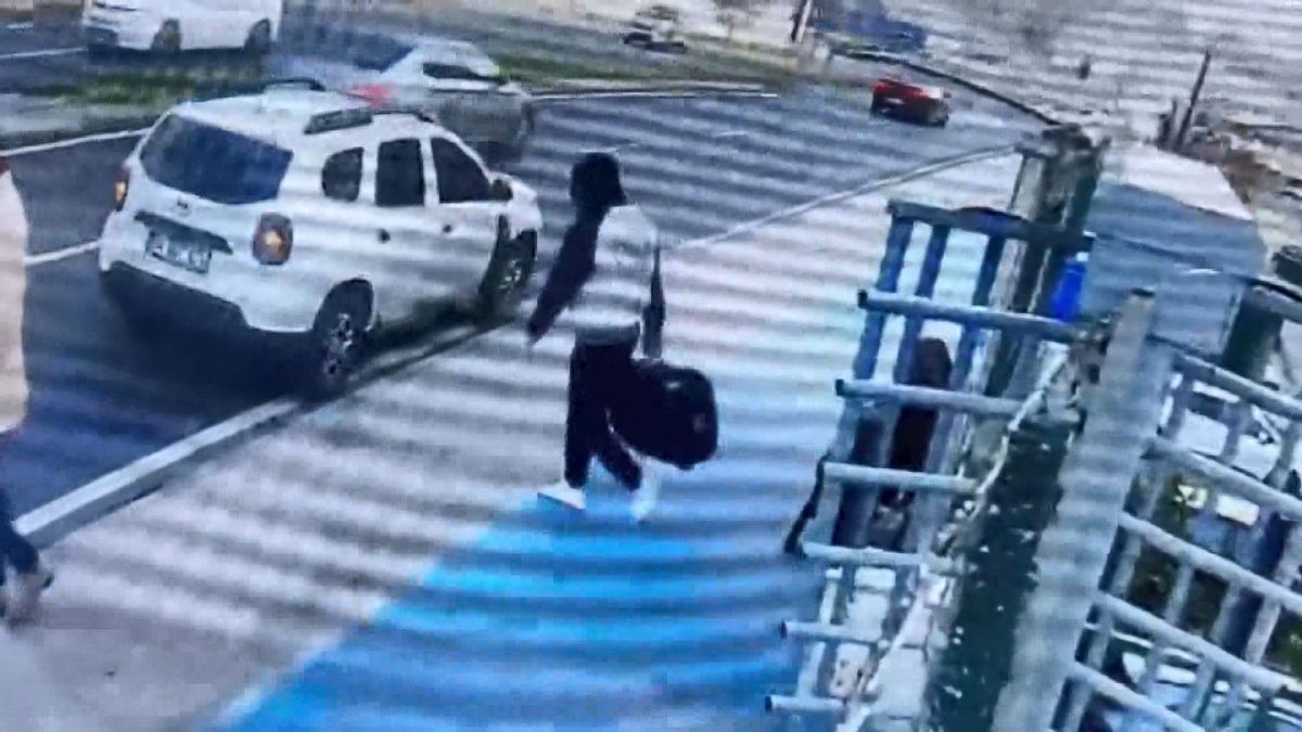 İstanbul\'da Polis Süsü Veren Dolandırıcılara Operasyon