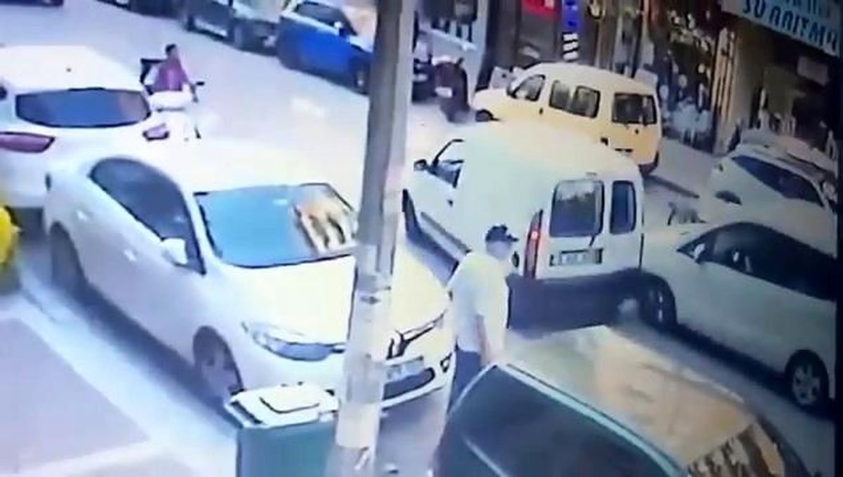 Bursa\'da Kızgın Sürücü Kadın Sürücüyü Tehdit Etti
