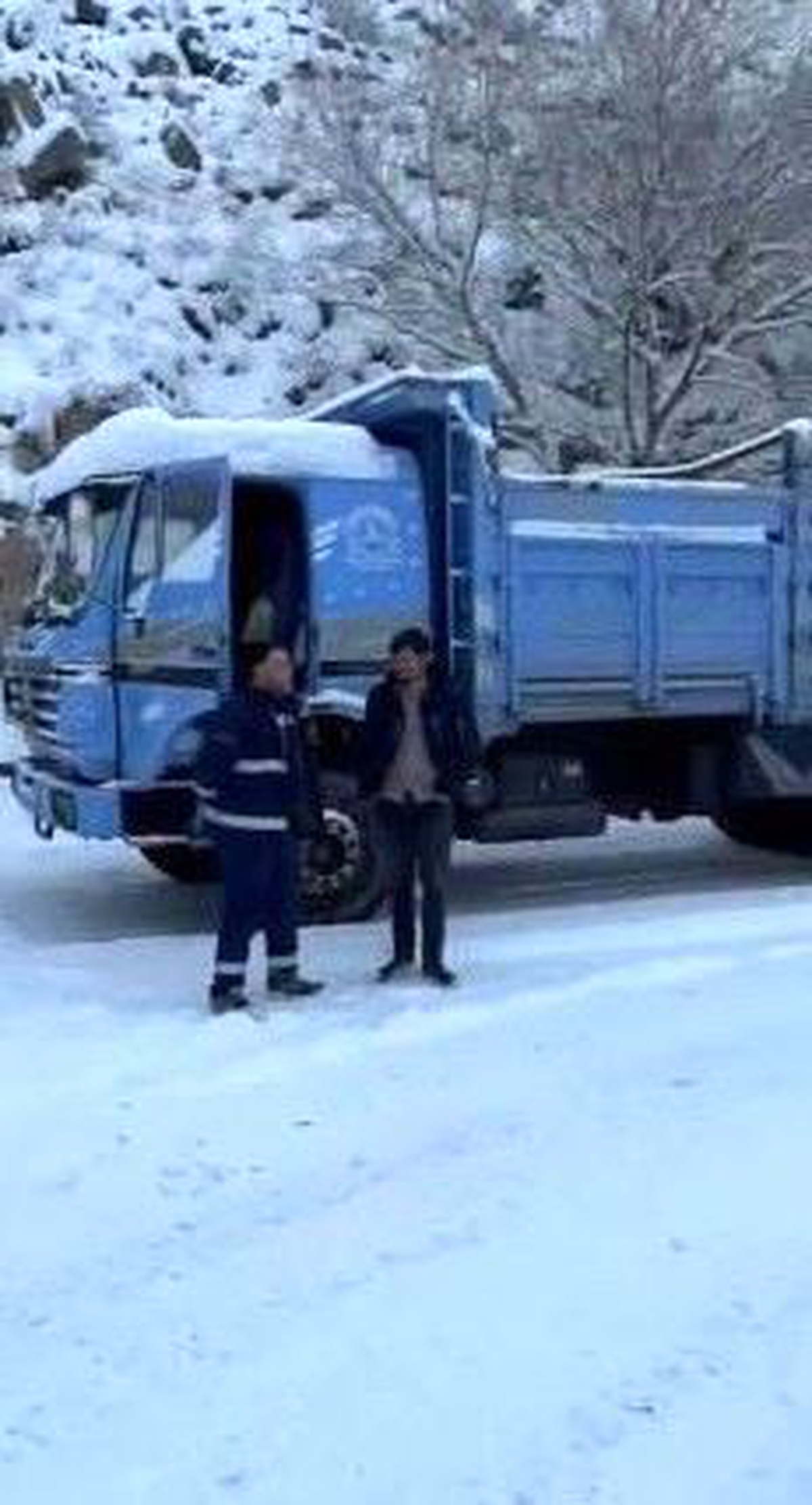 Kars\'ta Kar Yağışı Hayatı Felç Etti
