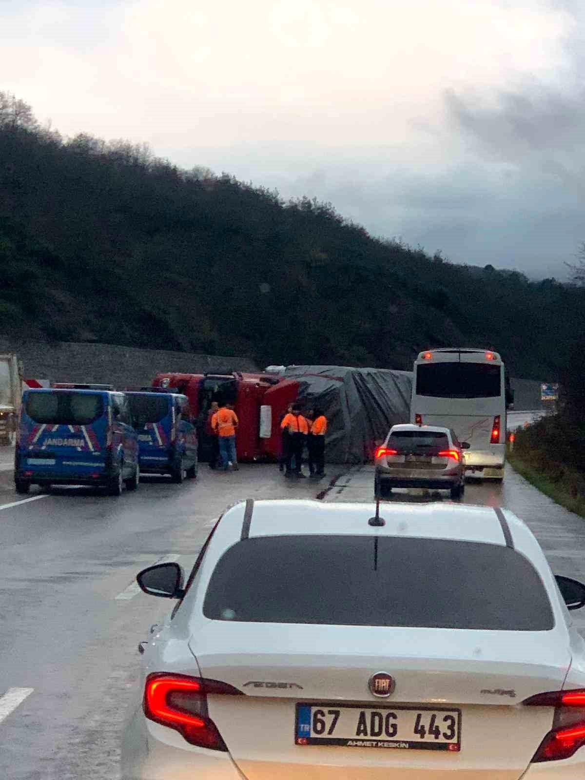 Zonguldak\'ta Tır Kaza Yaptı