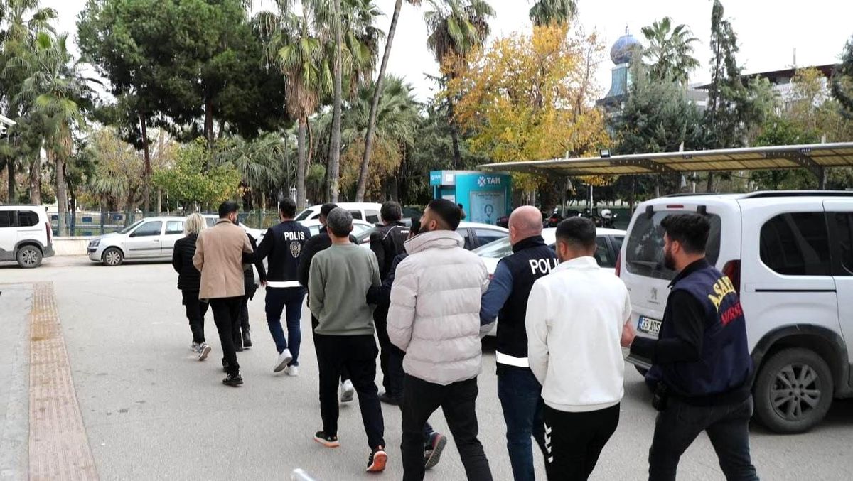 Mersin\'de Sahte Altın Çetesi Çökertildi