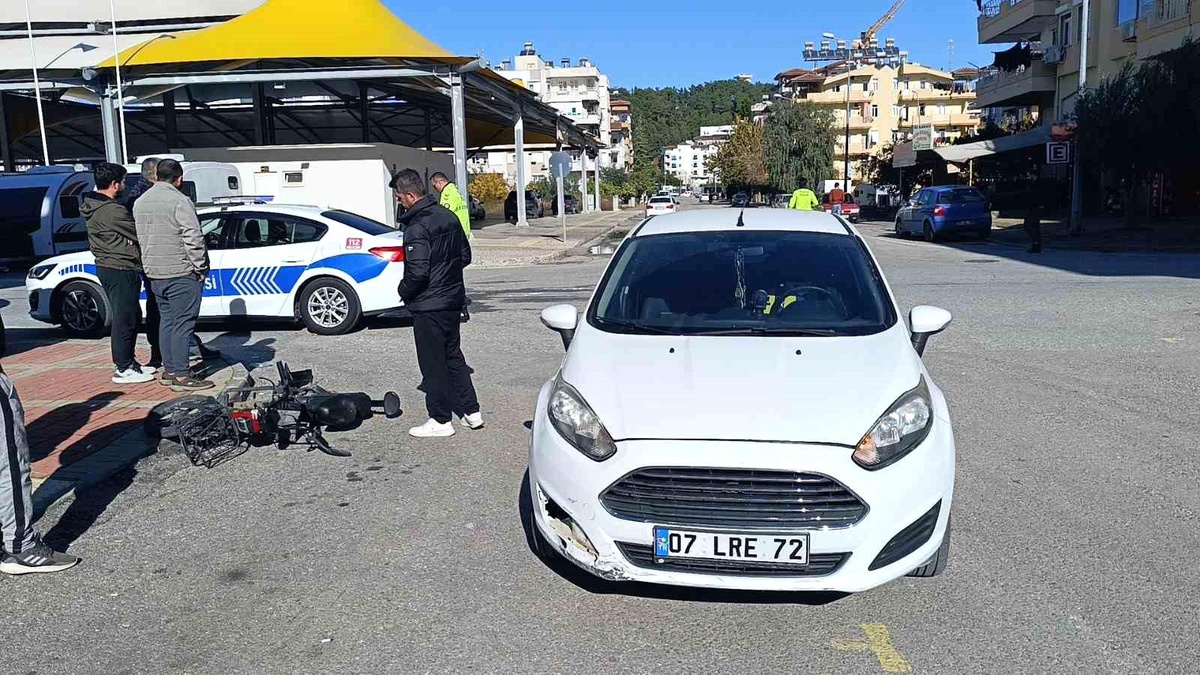 Manavgat\'ta Elektrikli Bisiklet Kazası