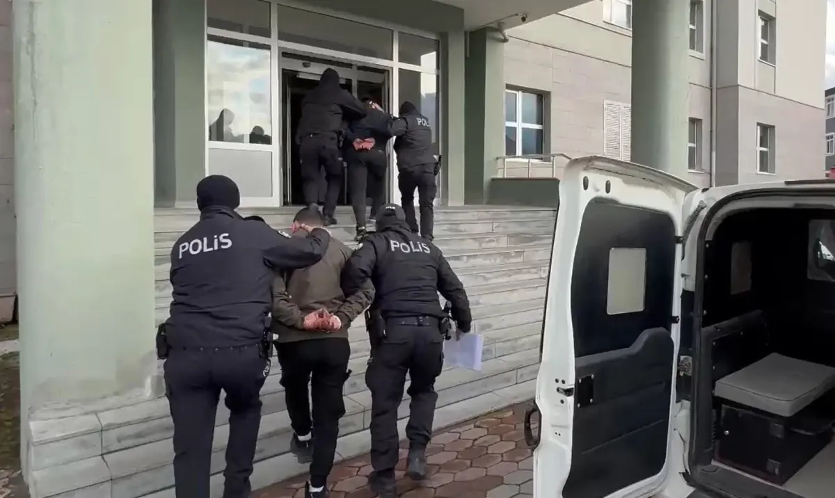 Polise Saldıran Şahıs Tutuklandı