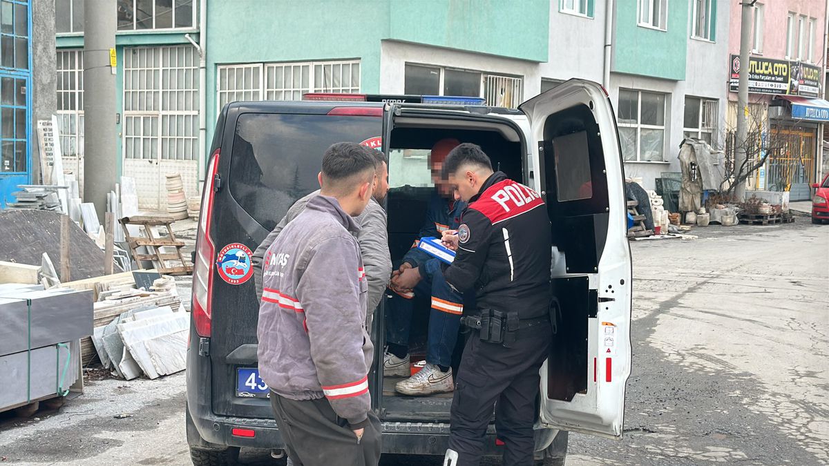 Polisin \'dur\' ihtarına uymayan sürücüye 93 bin lira ceza