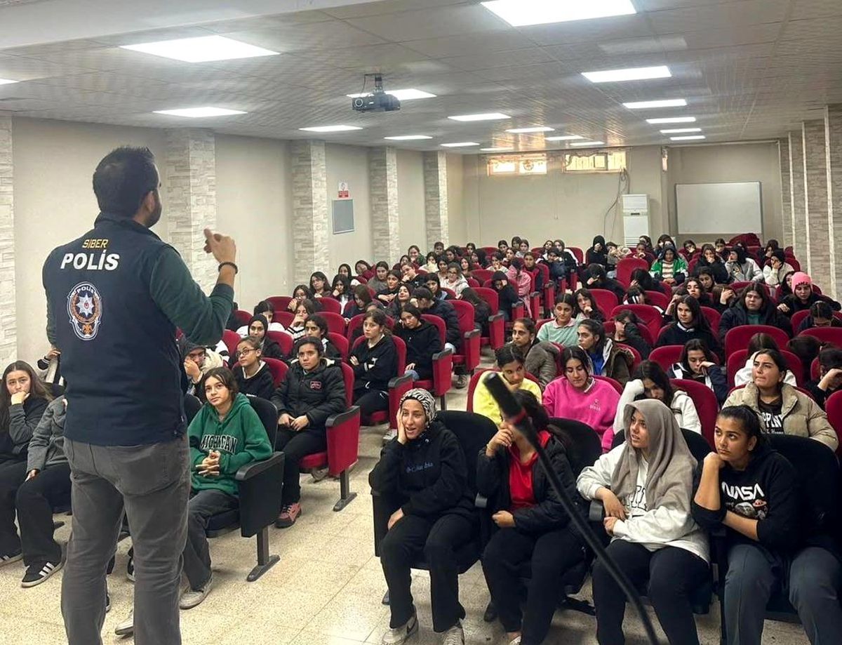 Adıyaman\'da Öğrencilere Siber Güvenlik Eğitimi