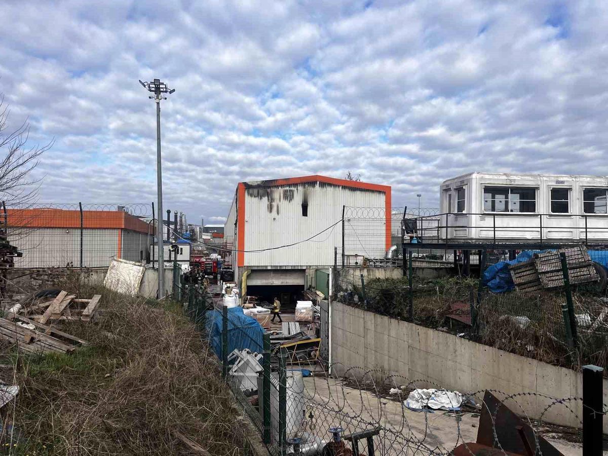 Silivri\'de Fabrika Yangını: Facia Engellendi