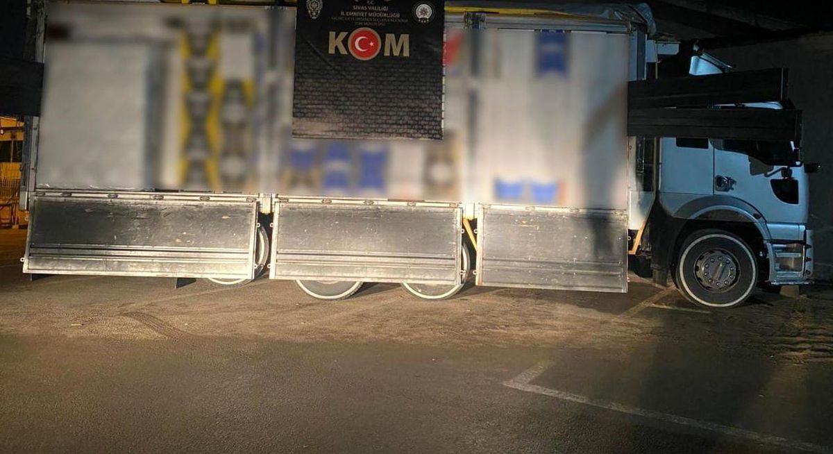 Sivas\'ta Kaçak Makaron Operasyonu: 3 Milyon Liralık Ele Geçirildi