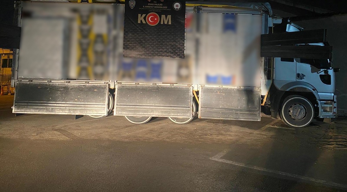 Sivas\'ta 6.6 Milyon Bandrolsüz Makaron Ele Geçirildi