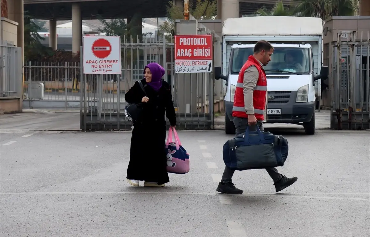 Suriyelilerin Hatay\'daki sınır kapılarından ülkelerine dönüşü sürüyor