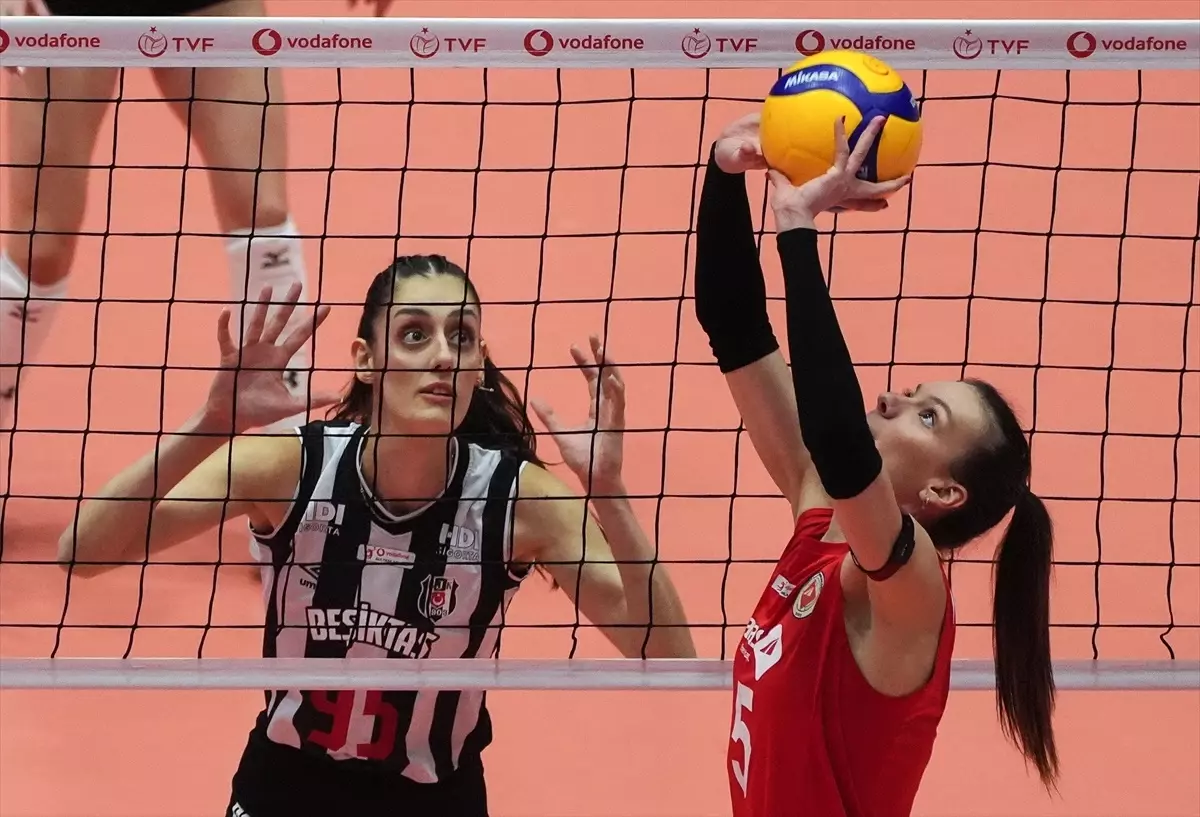 Beşiktaş, Aras Kargo\'yu 3-1 Yendi
