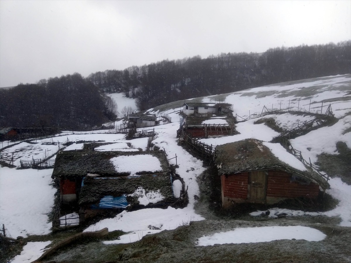 Amasya\'da Kar Yağışı Etkili Oldu