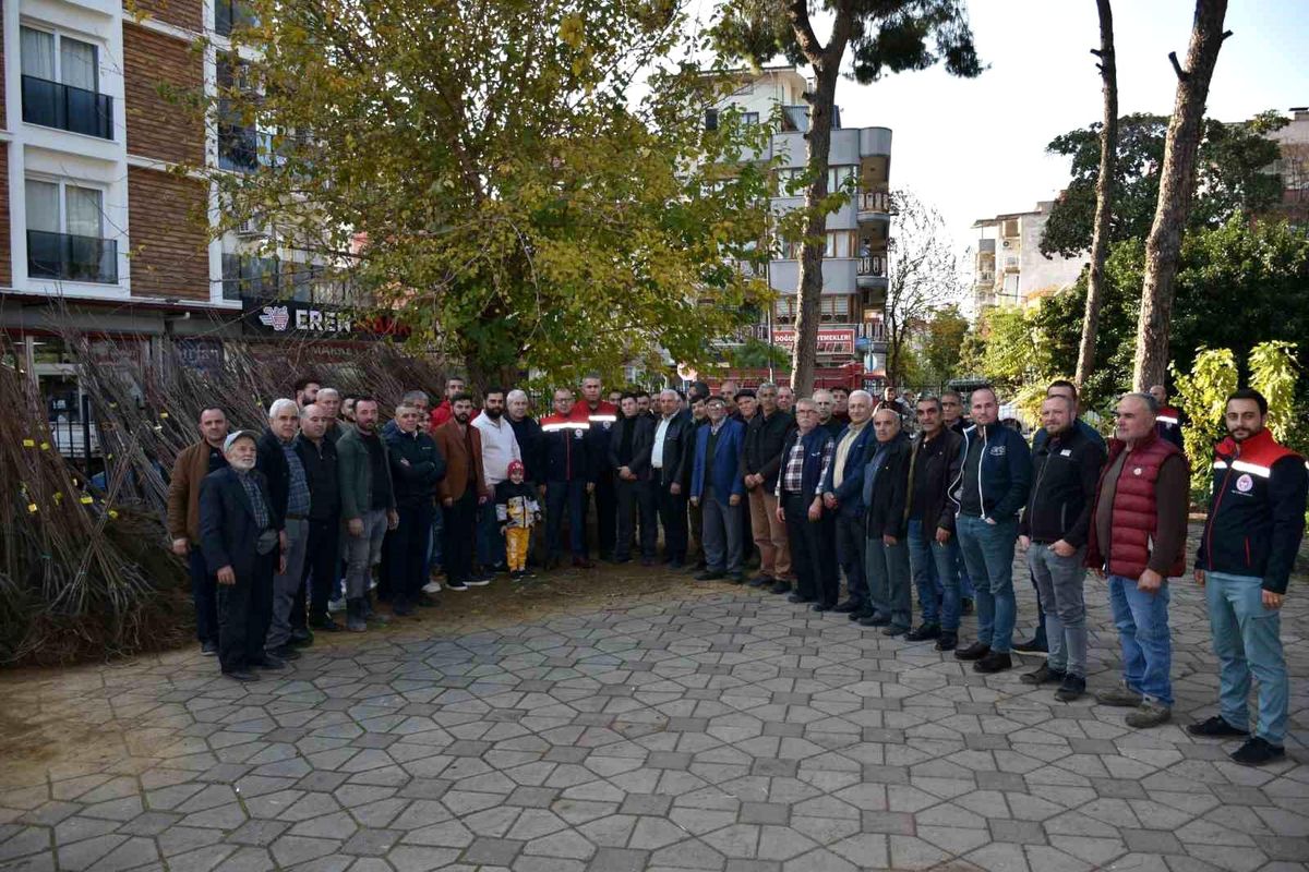 Aydın\'da 5 Bin Fidan Dağıtıldı