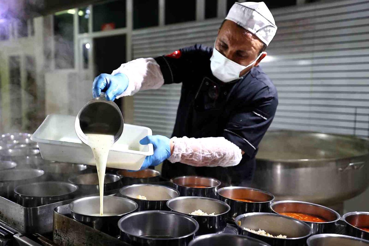 Denizli Aşevi, 200 Bin Kişiye Sıcak Yemek Ulaştırdı
