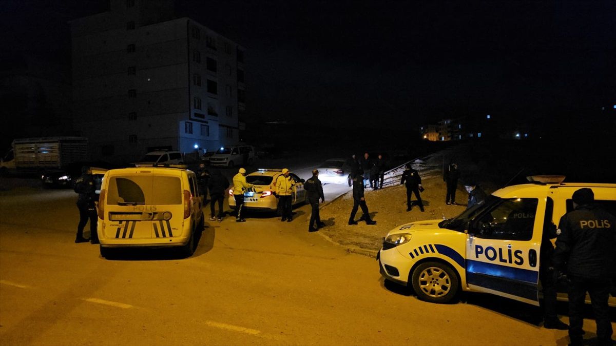 Çorum\'da Uyuşturucu ve Silah Yakalandı