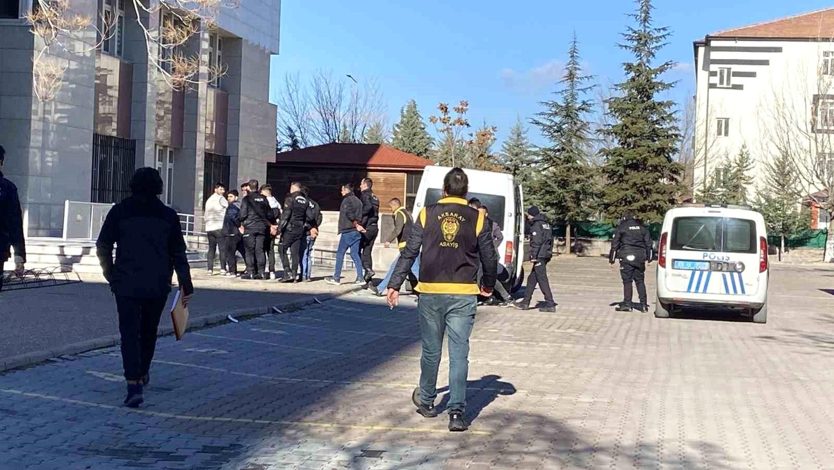 Kız Meselesi Nedeniyle Dede Vuruldu