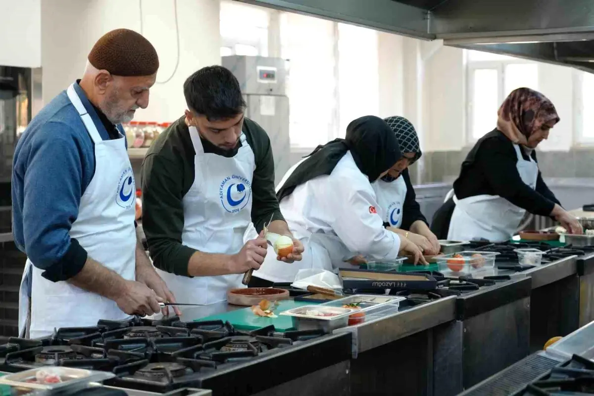 Adıyaman Üniversitesi\'nde Emekliler Yılı İçin Yemek Yarışması Yapıldı