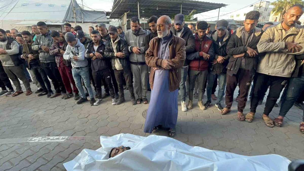 İsrail\'in Hava Saldırısında Belediye Başkanı da Hayatını Kaybetti