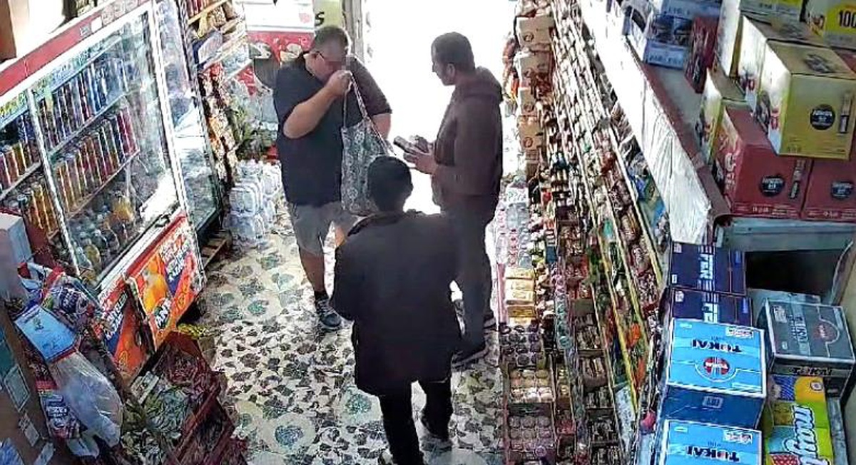 Namazda Fırsatçılık: Alman Turist Yakalandı