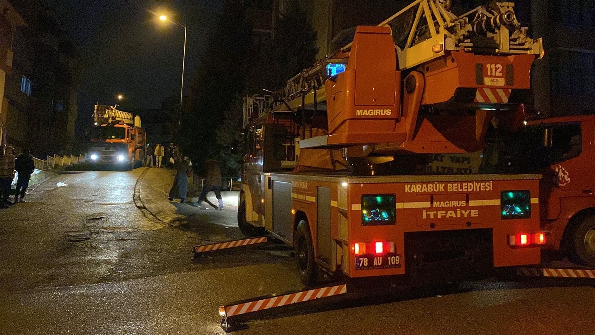 Karabük\'te Yangın: 2 Kişi Hastaneye Kaldırıldı