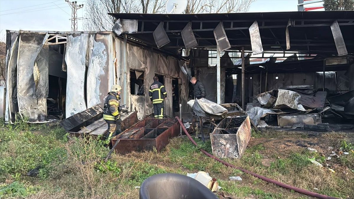 Gebze\'de Döküm Fabrikasında Yangın Çıktı