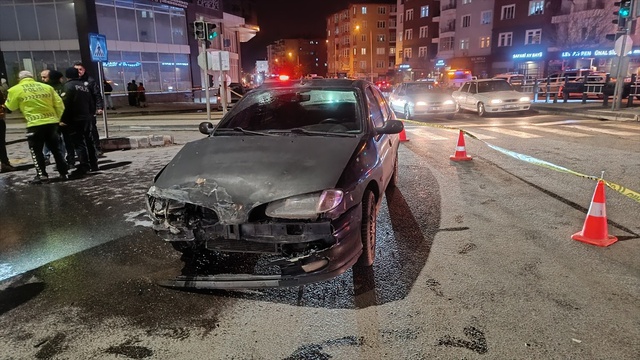 Niğde'de ihbara giden polis otosu kazaya karıştı: Çok sayıda yaralı var Niğde'de ihbara giden polis otosu kazaya karıştı: Çok sayıda yaralı var