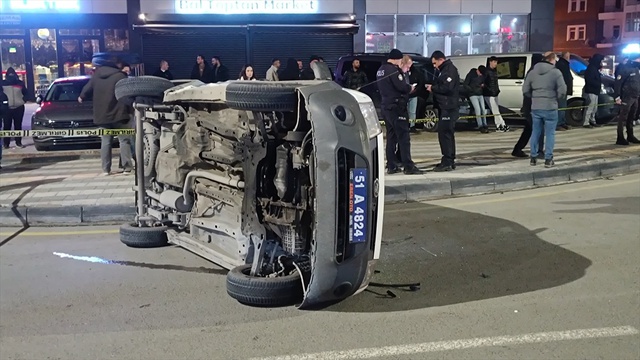 Niğde'de ihbara giden polis otosu kazaya karıştı: Çok sayıda yaralı var Niğde'de ihbara giden polis otosu kazaya karıştı: Çok sayıda yaralı var