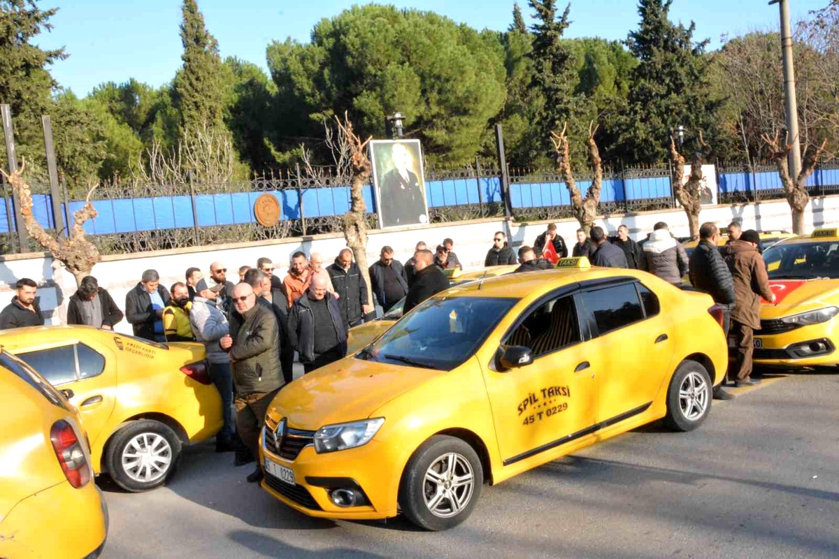Manisa\'da Taksiciye Bıçaklı Saldırıya Tepki