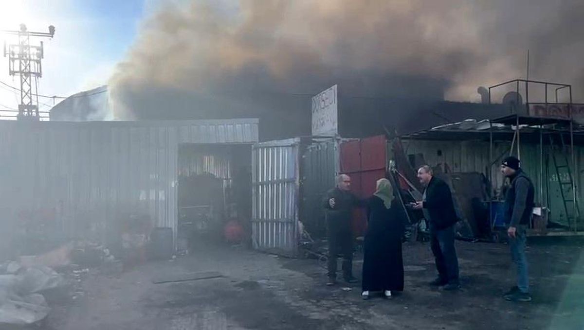 Çerkezköy\'de Tır Parkında Yangın Çıktı