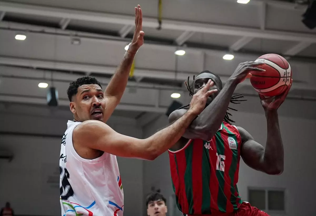 Aliağa Petkimspor, Karşıyaka\'yı 83-82 Yendi