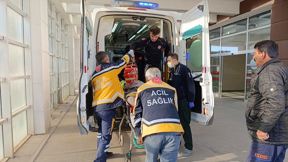 Hafriyat Kamyonu Devrildi: Sürücü Hayatını Kaybetti
