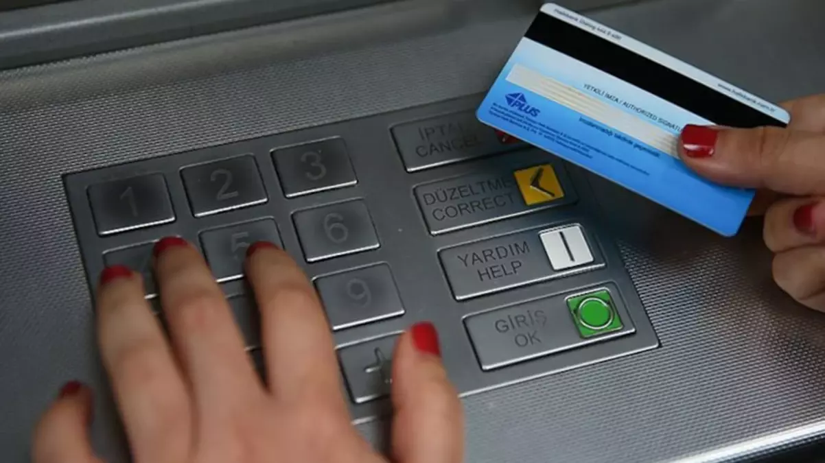 ATM\'lerde yeni dönem: Israrcı olanın kartı bloke edilecek