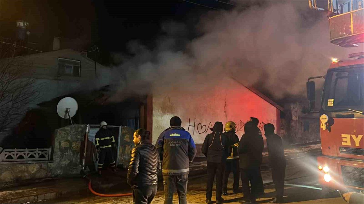 Sivas\'ta Elektrikli Sobadan Yangın Çıktı