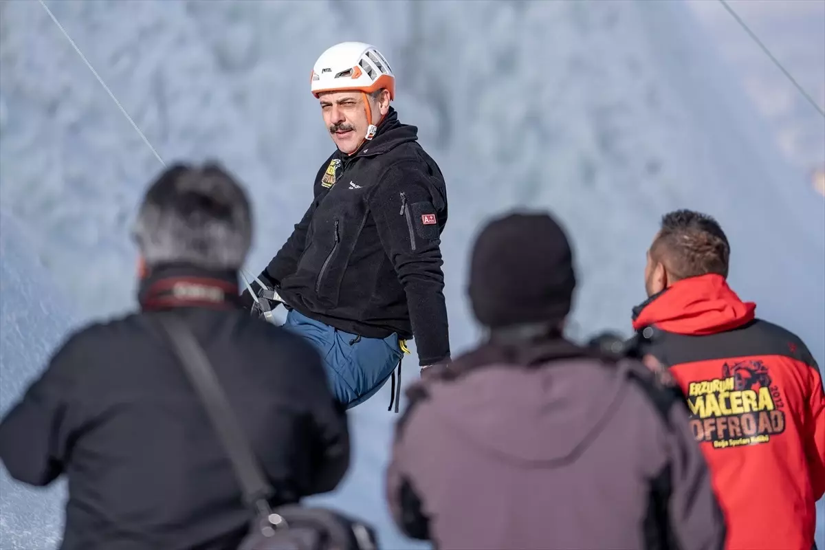 Vali Çiftçi ve Başkan Tahmazoğlu Yapay Buzda Tırmandı