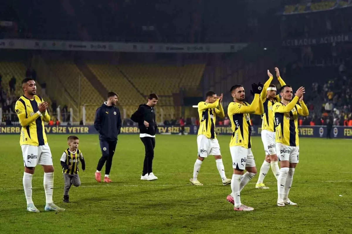 Fenerbahçe, Başakşehir\'i 3-1 Yendi