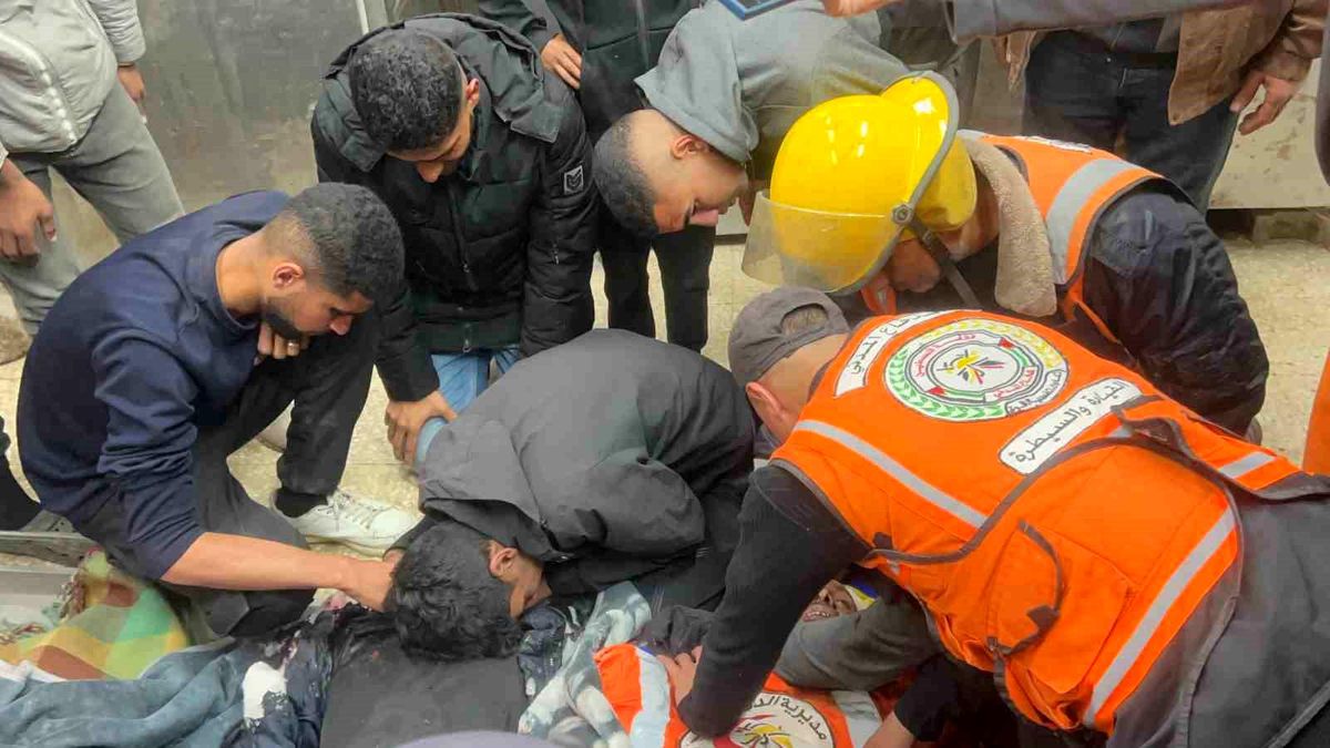 İsrail Nuseyrat Mülteci Kampı\'na Saldırdı