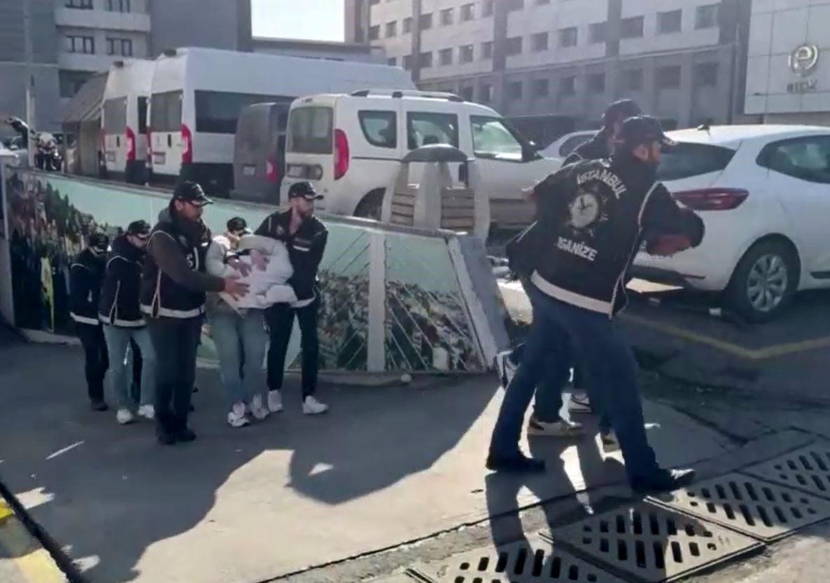 İstanbul\'da Silahlı Suç Operasyonu: 11 Gözaltı