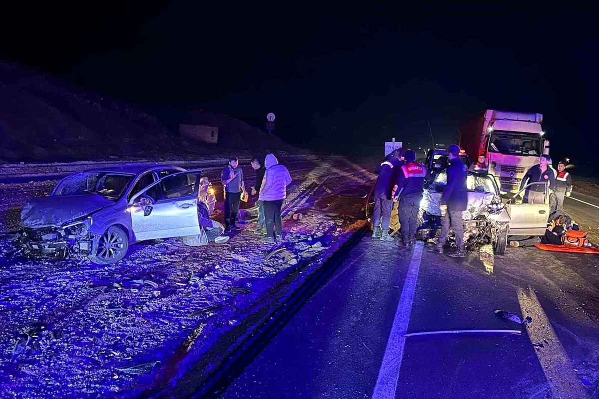Kırıkkale\'de Alkollü Sürücüyle Kaza: 1 Ölü, 6 Yaralı